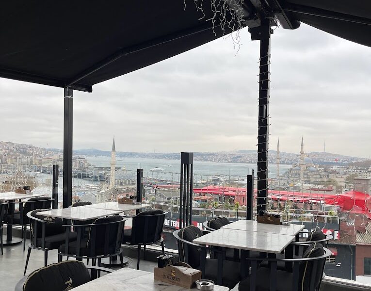 Zolozzo Lounge The Bosphorus