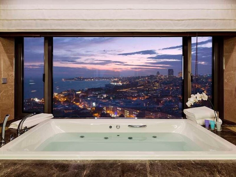 Conrad İstanbul Bosphorus