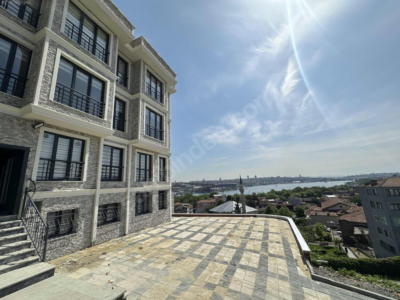 Balat'ta 3+1 130M2 Deniz Manzaralı Otopark'lı Daire