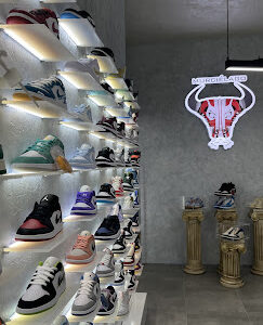 Murcielago Sneakers