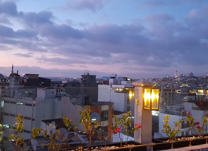 Roof Mezze 360